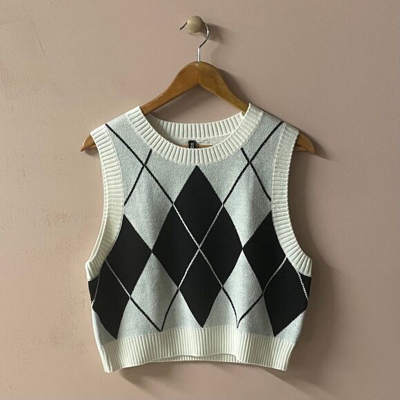 H&M Cream/Black/Light Gray Argyle Knit Cropped Sweater Vest Size M EUC - Picture 9 of 9
